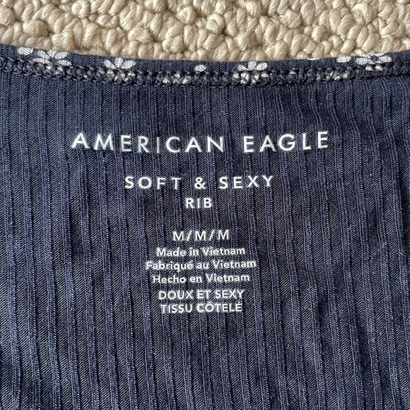 American Eagle Soft and Sexy Rib Floral Button Down - Picture 3 of 3